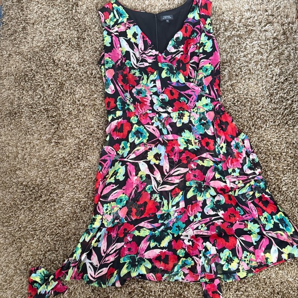 Tahari ASL Women's Plus 24W bright floral wrap front dress with ruffled skirt - Picture 13 of 13